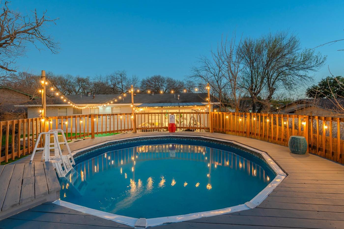 Game Room, Pool & Fire Pit At The Medical Center San Antonio Zewnętrze zdjęcie