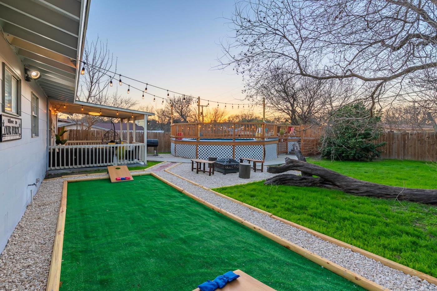 Game Room, Pool & Fire Pit At The Medical Center San Antonio Zewnętrze zdjęcie