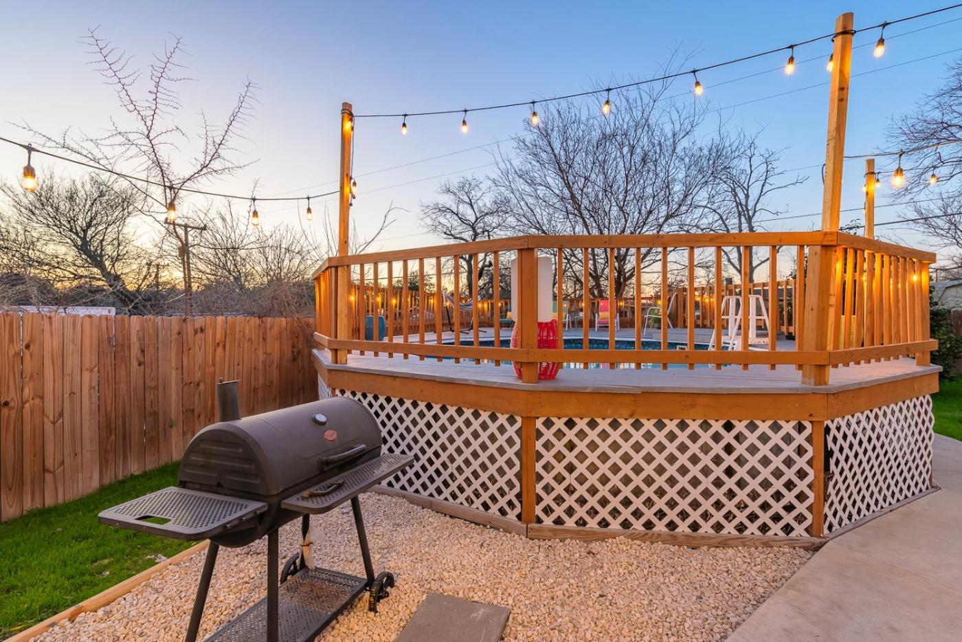 Game Room, Pool & Fire Pit At The Medical Center San Antonio Zewnętrze zdjęcie