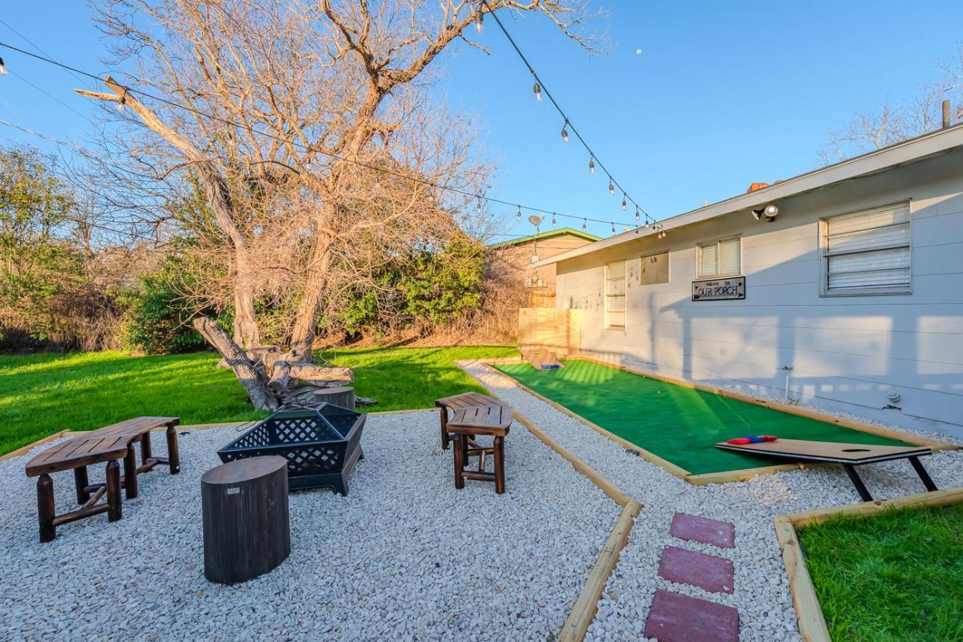 Game Room, Pool & Fire Pit At The Medical Center San Antonio Zewnętrze zdjęcie