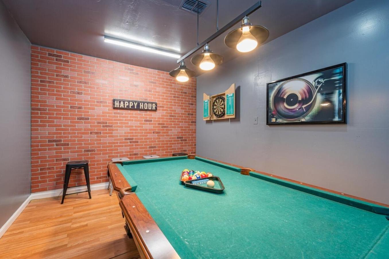 Game Room, Pool & Fire Pit At The Medical Center San Antonio Zewnętrze zdjęcie