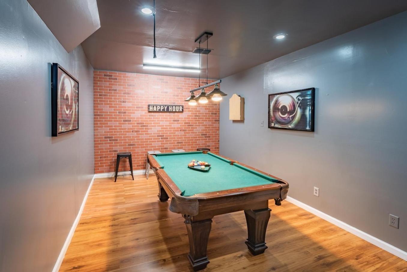 Game Room, Pool & Fire Pit At The Medical Center San Antonio Zewnętrze zdjęcie